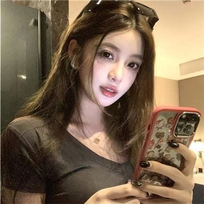 我现在只想一个人静静 海报